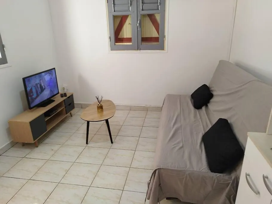 Appartement T2 - Bas De Villa Sainte-Anne  Guadeloupe