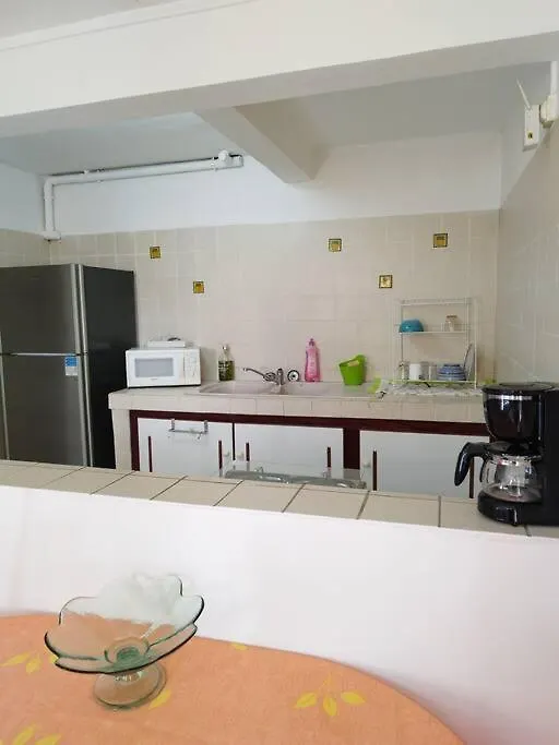 Appartement T2 - Bas De Villa Sainte-Anne  Apartment